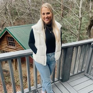 Meet your Posher, Caydey